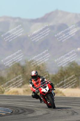 media/Dec-04-2025-Racers Edge (Thu) [[5ebc9f124d]]/3-B Group/1-Session 1 (Turn 7)/